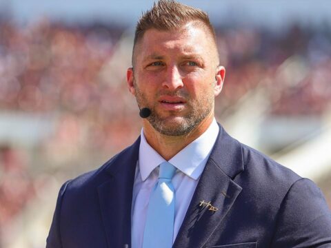 Tim Tebow issues prayer to 'bring rain to California,' sends thoughts to locals during wildfires