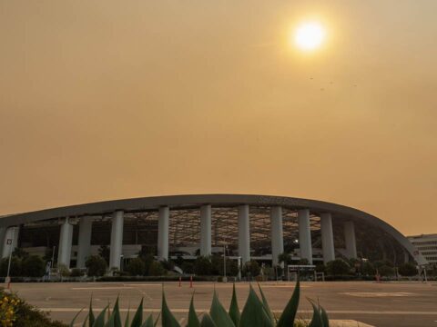 Cardinals send team planes to evacuate Rams' players, families and pets from wildfires: report