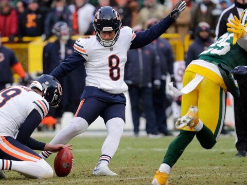 Bears' game-winning field goal drops Packers in NFC playoff seeding, snaps 10-game losing streak