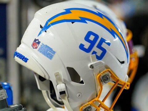 Chargers donate $200K for wildfire relief efforts, urges fans to help out with supply drive ahead of playoffs