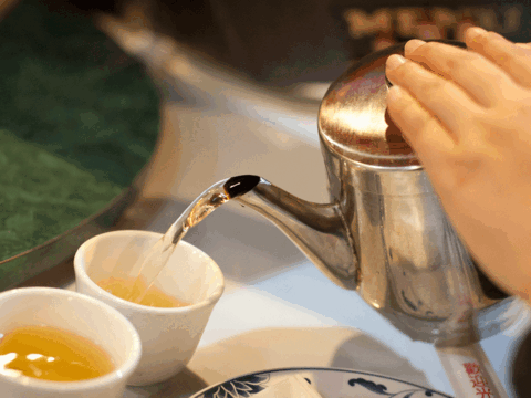 At-home 'medicine ball' tea, soothing and warm, could help kick a cold